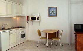 Kings Apartments