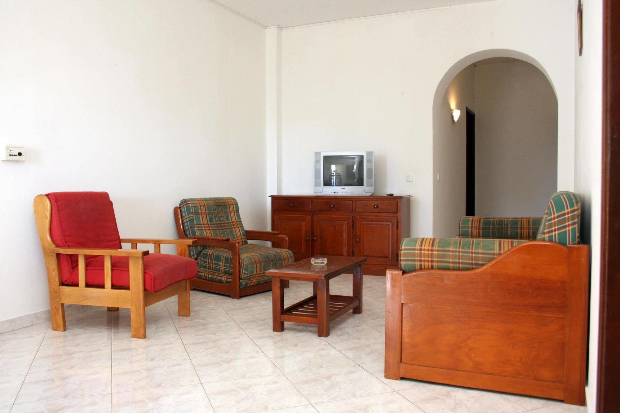 Kings Apartments Quarteira Extérieur photo